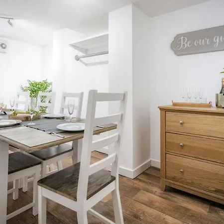 Apartment Beautiful 4bd Family Burley Leeds Leeds (West Yorkshire)